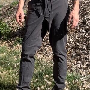 REI Men's Black ‘joggers’